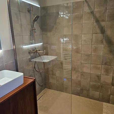 펜션 La Maison Des Chouettes 메종레쇼세